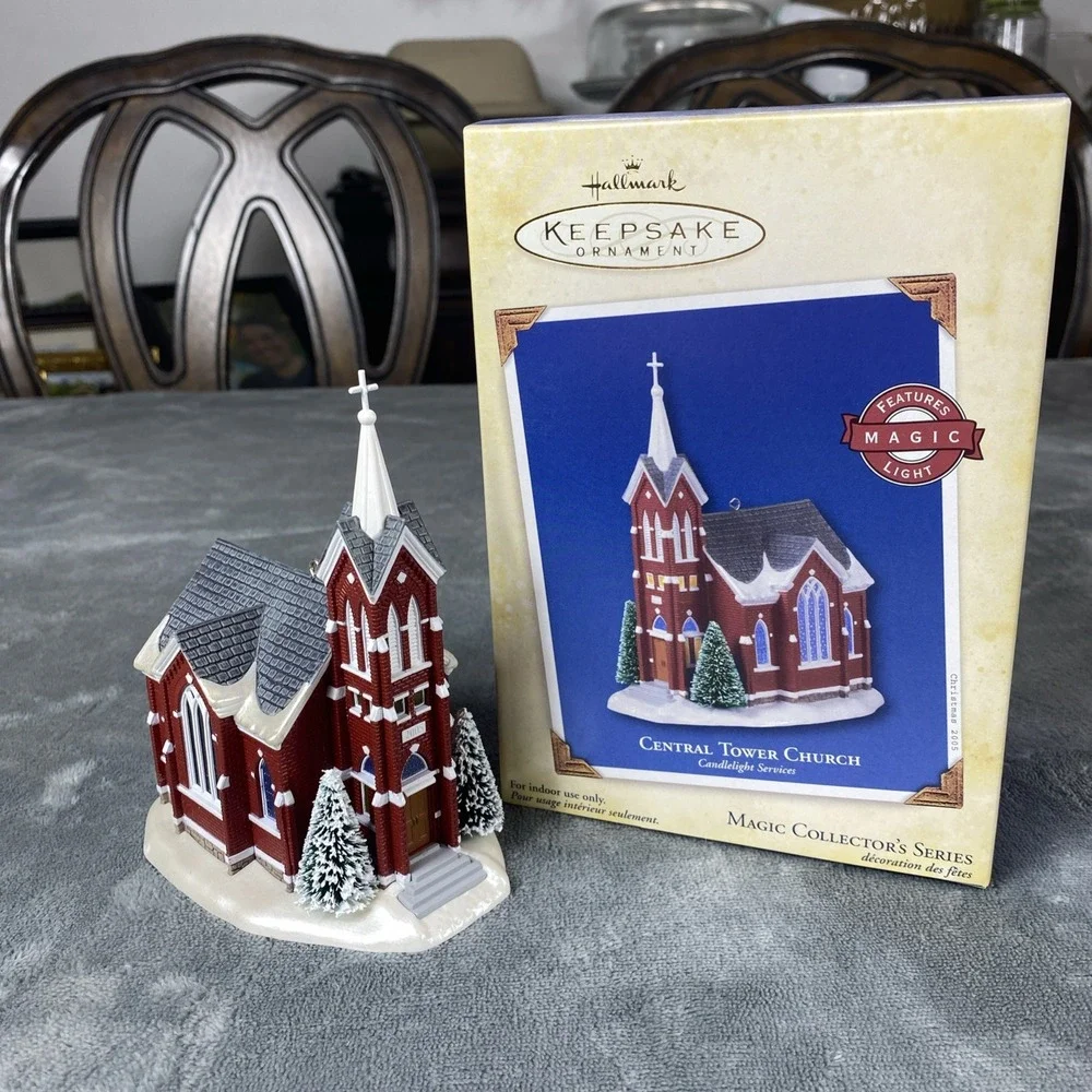 Hallmark Keepsake Central Tower Church Candlelight Services Magic Ornament 2005